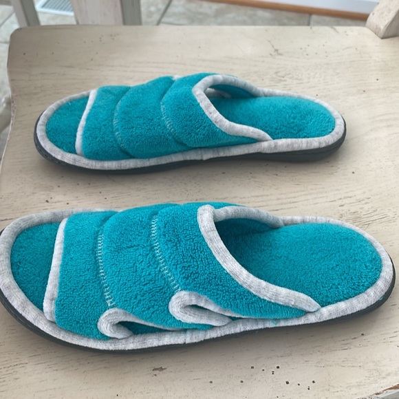 Isotoner New slippers without tag - Picture 2 of 4